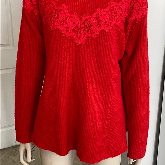 ⚫️ELLE red A-Line rubbed fuzzy sweater with lace - Picture 5 of 8